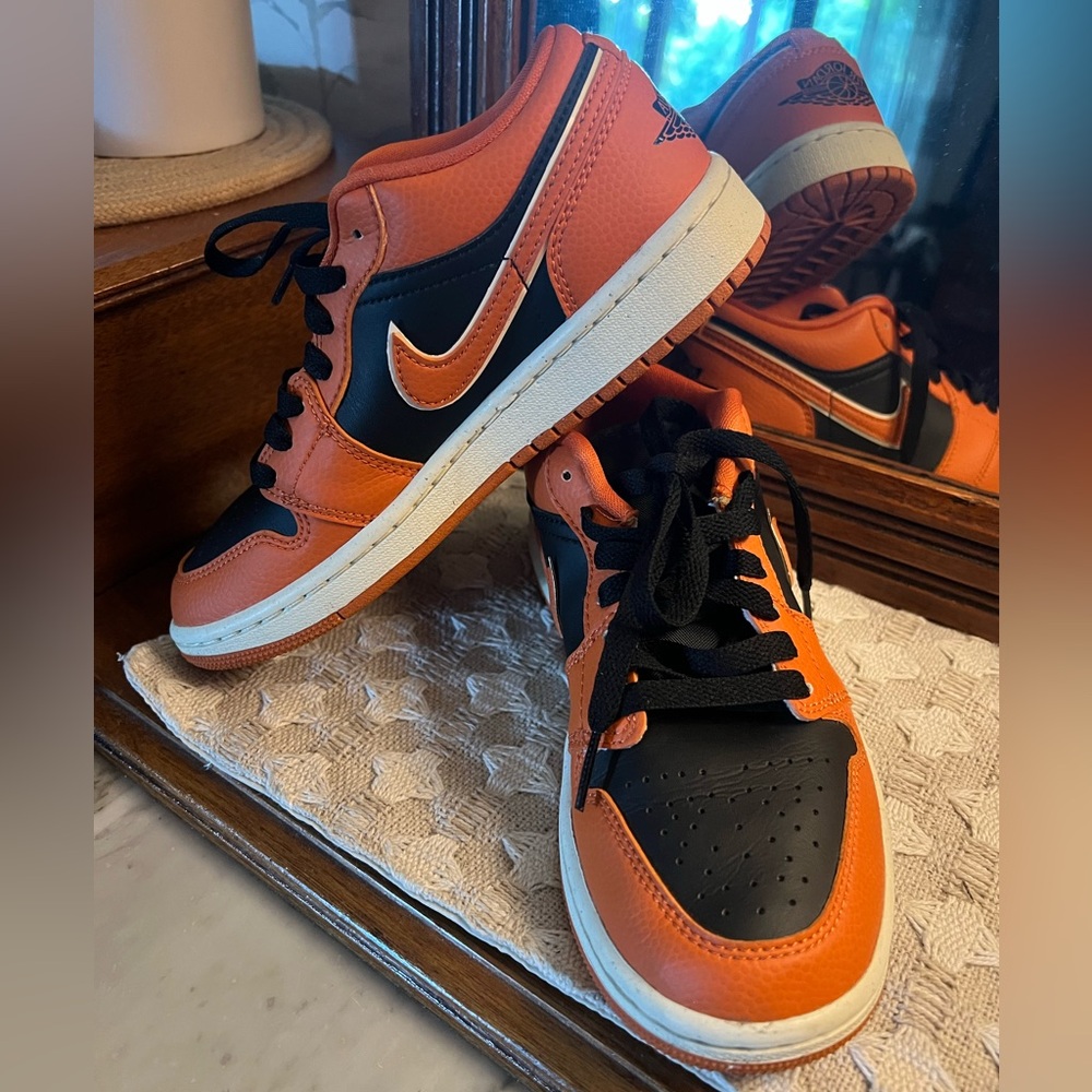 NIKE Air Jordan 1 Retro Low Sport Spice Sneakers Orange Black Women's Size 5 EUC